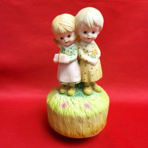 Vintage Sankyo Two Young Girls Music Box Plays The Impossible Dreams